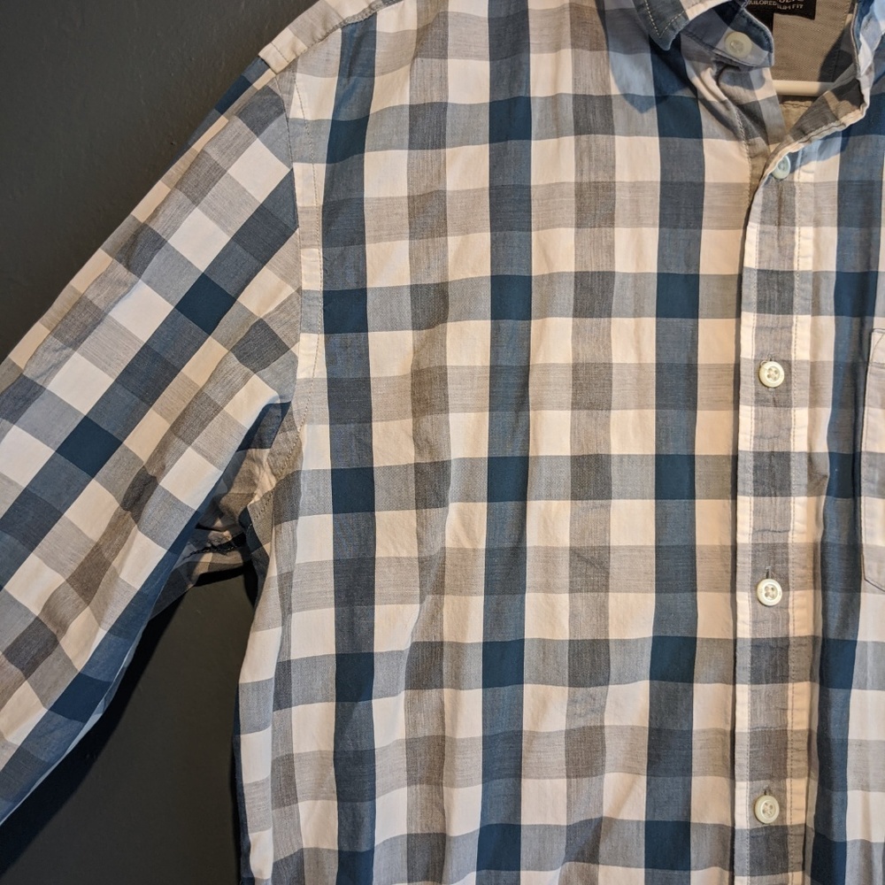 EUC ✨Softwash Tailored Slim Fit Button Down